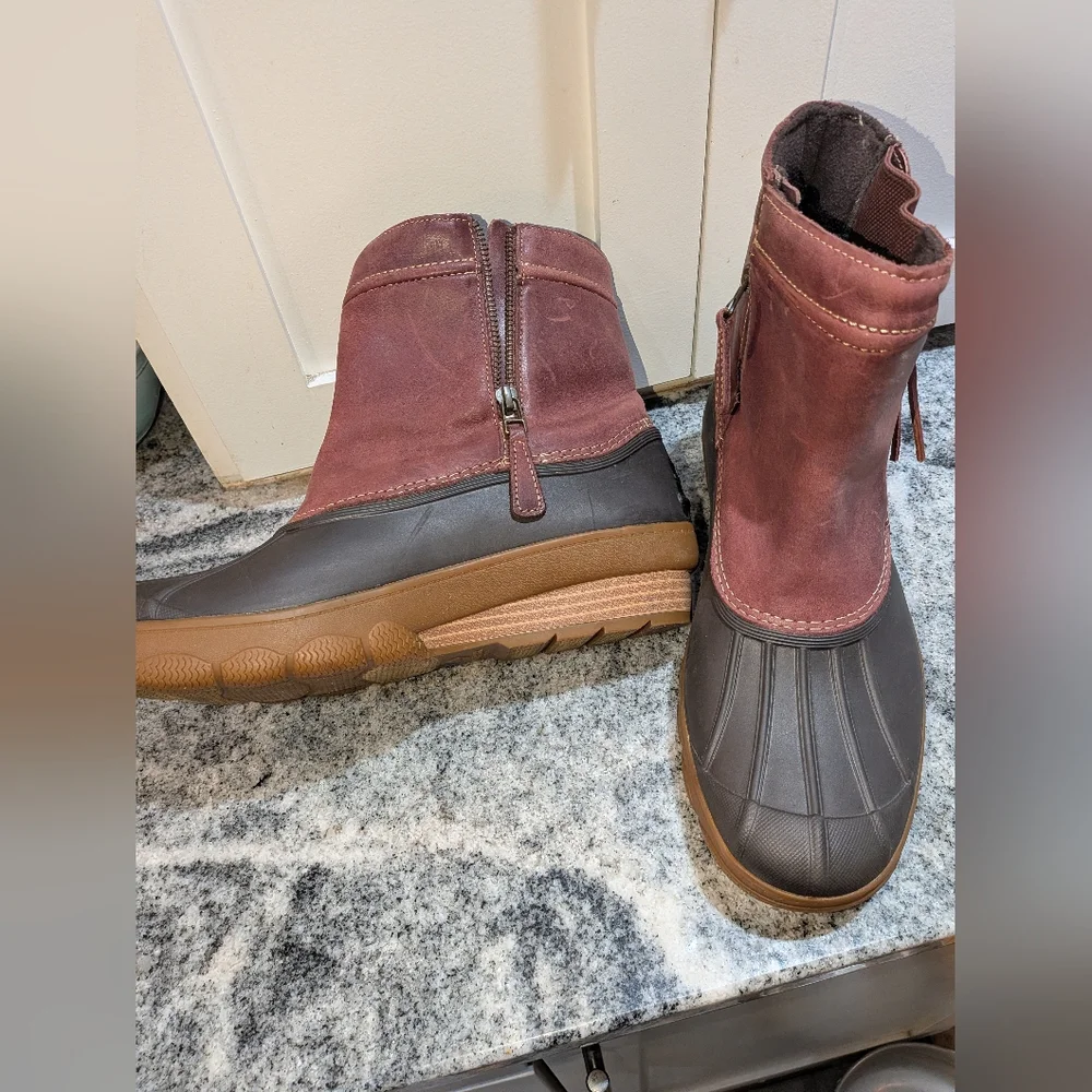 Sperry Brown and Black Duck Boots, Leather And Man Made